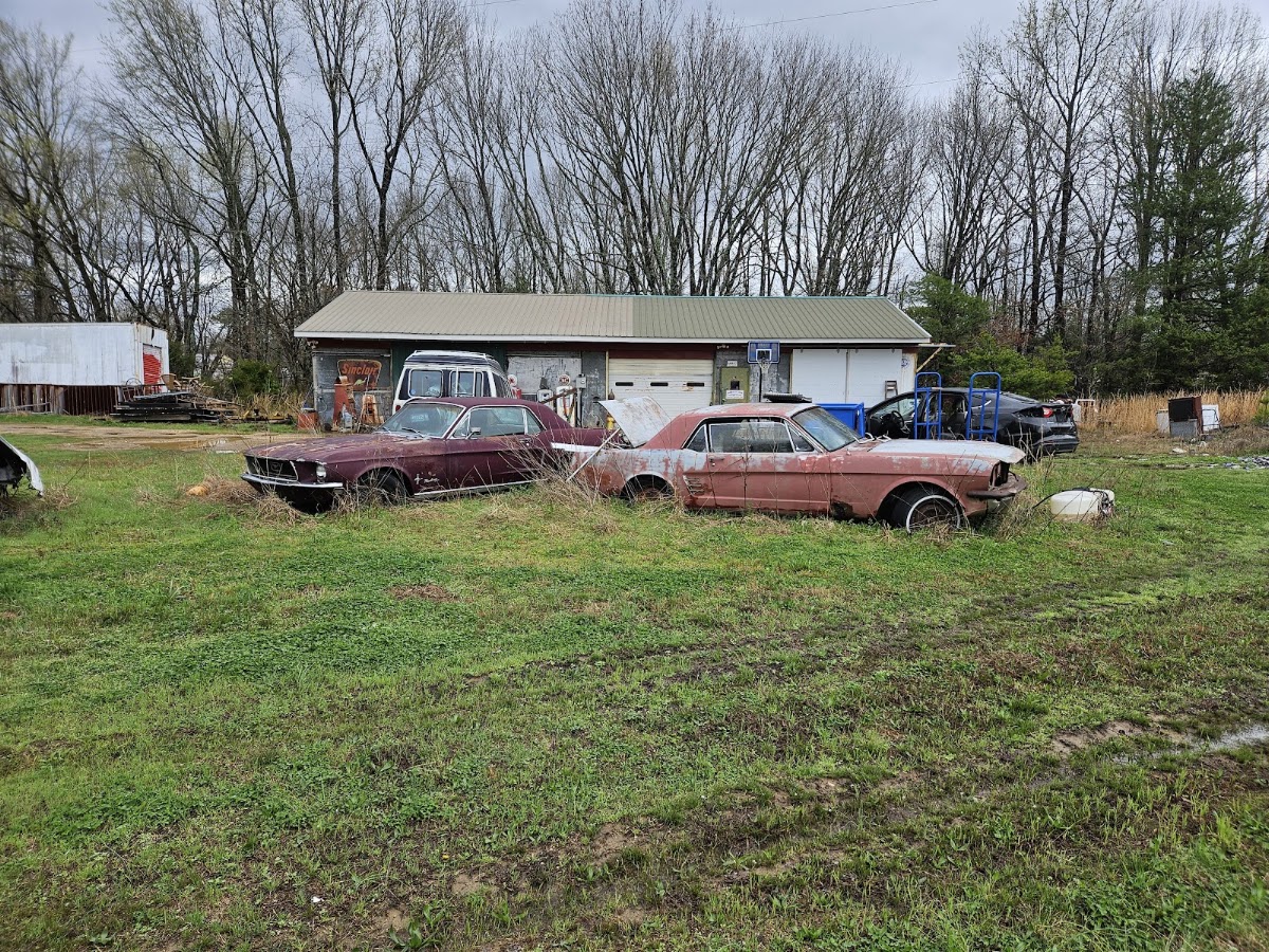 Privitt's Garage, photographed by a Google contributor