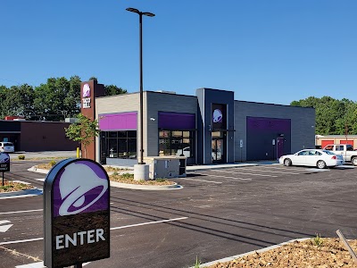 Taco Bell, photographed by a Google contributor