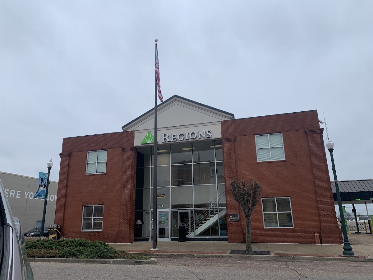 Regions Bank, photographed by a Google contributor