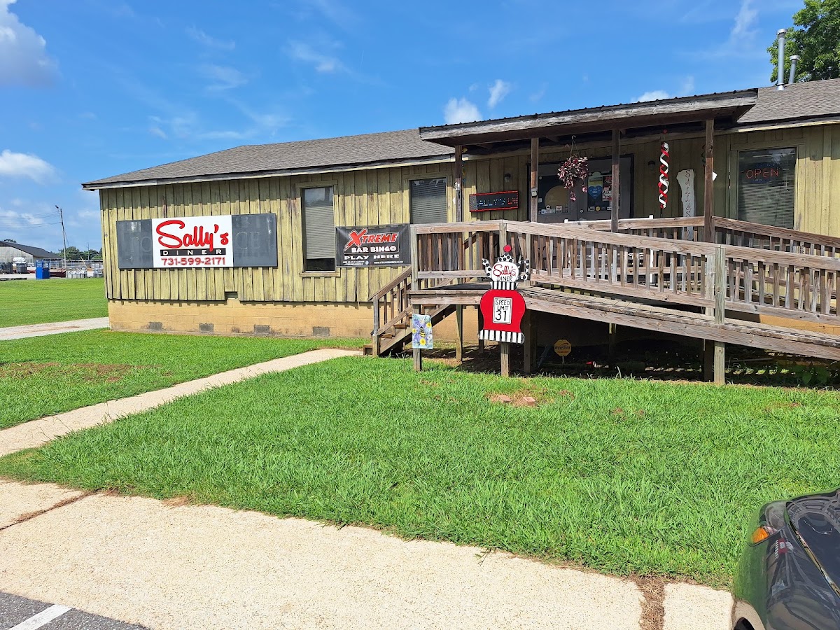 Sally's Diner, photographed by a Google contributor